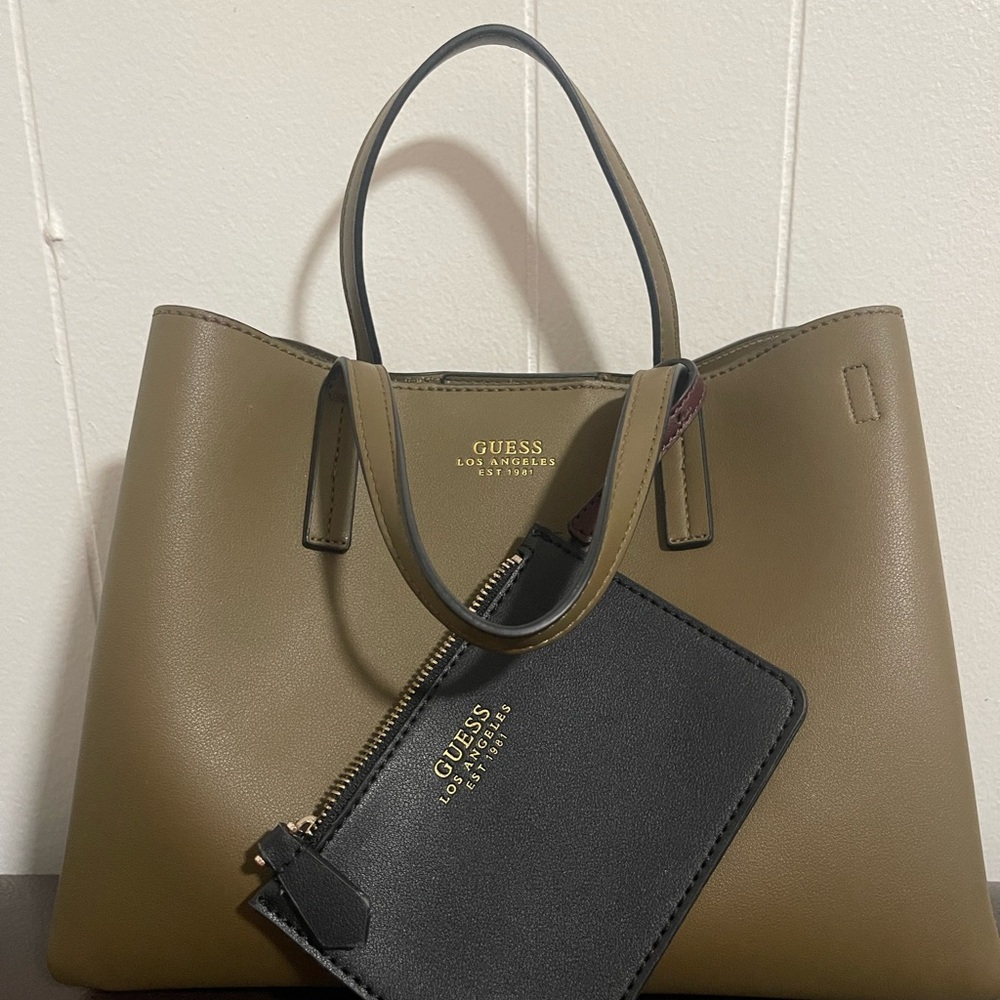 Guess Green and Black Tote Bag with Sophisticated Design